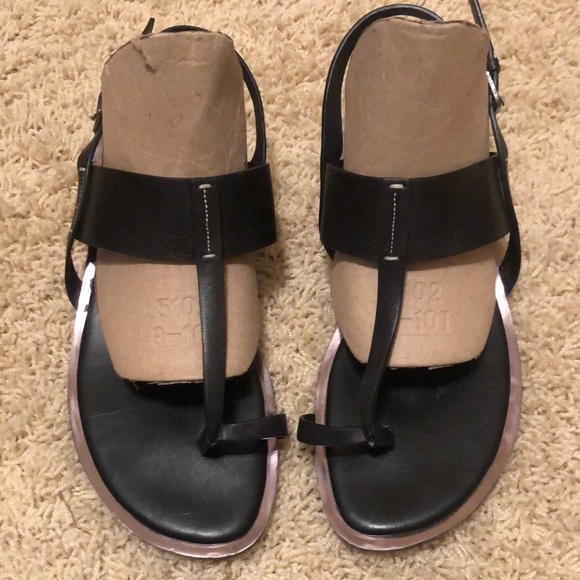 Cole Haan | Shoes | Cole Haan Milani Black Leather Thong With Toe Loop  Sandal Euc Sz | Poshmark